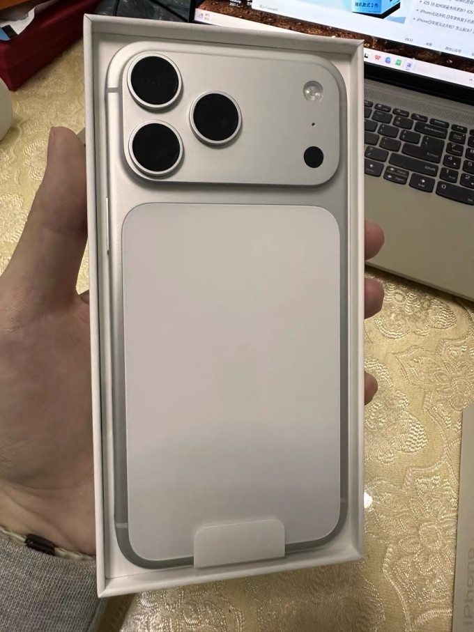 苹果手机有英版的吗(苹果手机有英文转换成中文吗)-第1张图片-QuickQ官网